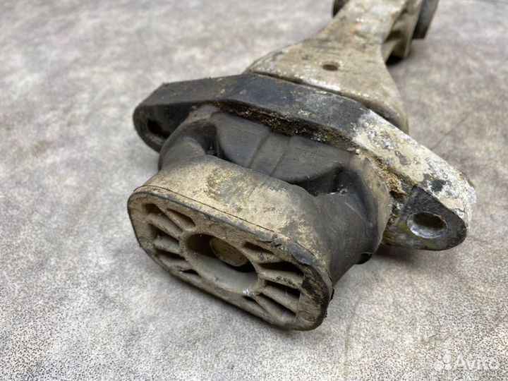 Опора двигателя задняя Hyundai I30 1.4 G4FA 2013