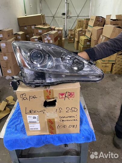 Фара правая Lexus IS 250