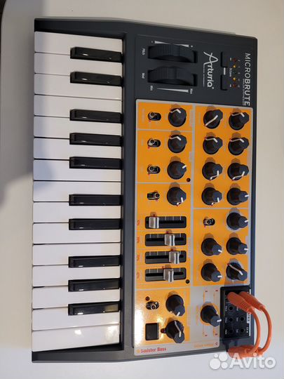 Arturia Microbrute аналоговый синтезатор