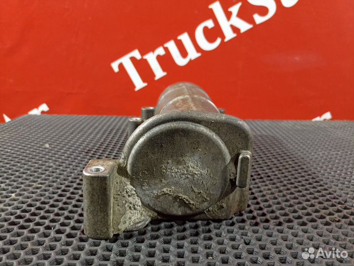 Корпус масляного фильтра кпп Volvo FH