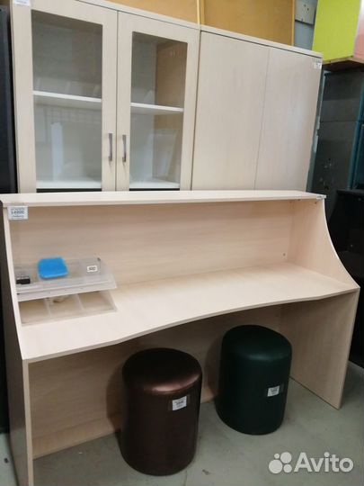 Стойка ресепшн