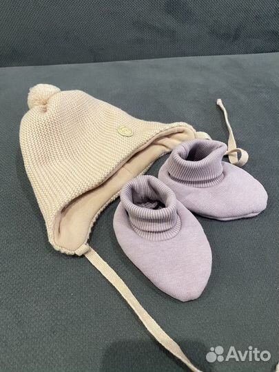 Шапка и пинетки демисезонные