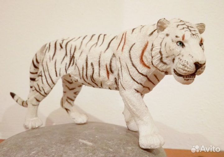 Лев и белый тигр papo