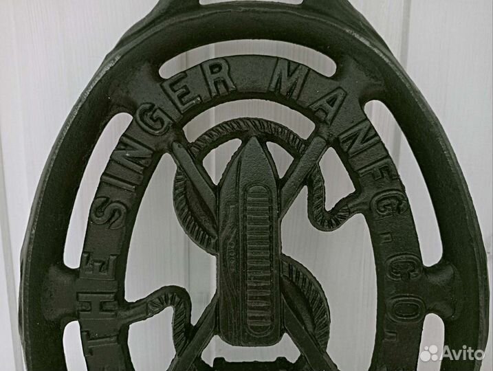 Эмблема со станины швейной машинки Зингер