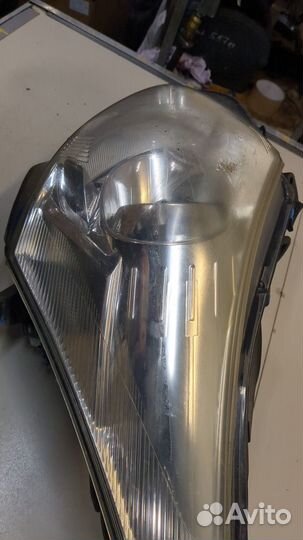 Фара (передняя) Toyota Avensis 3, 2010