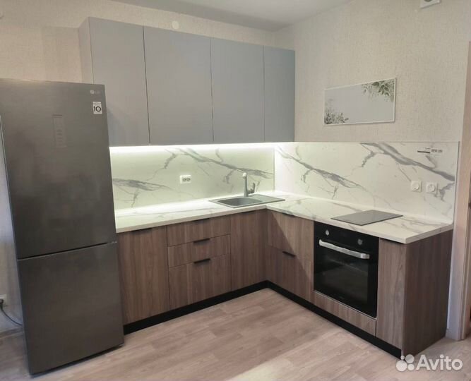 Кухня 2000х2400 под заказ