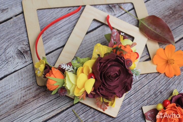 Осенний ободок с цветами