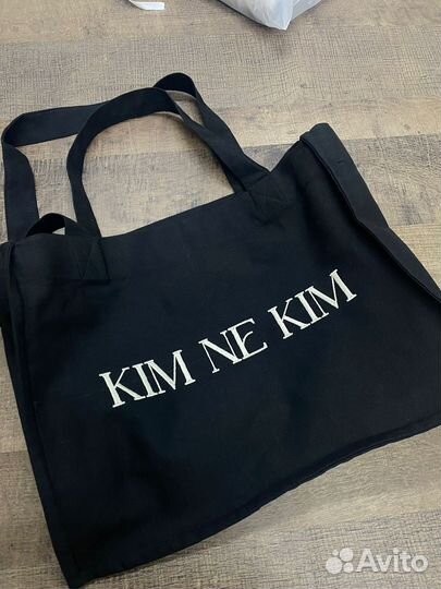 Машинная вышивка на одежде, халатах, шевроны