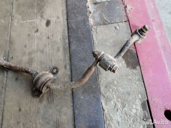 Задний стабилизатор Nissan Qashqai J10