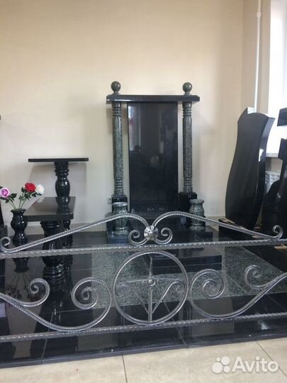 Комбинированные памятники и ритуальные комплексы