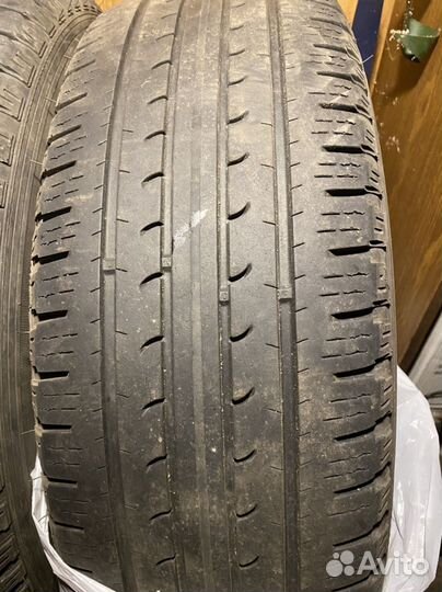 Goodyear EfficientGrip SUV 4x4 225/70 R16 103H