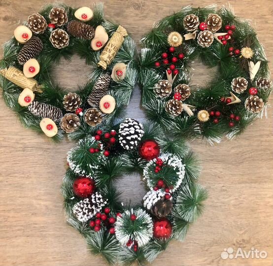 Венок рождественский / новогодний на дверь