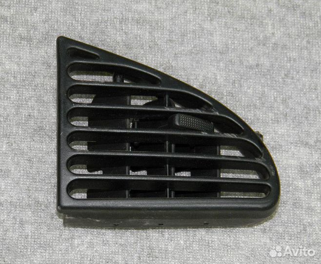 Дефлектор центральный правый Kia Spectra