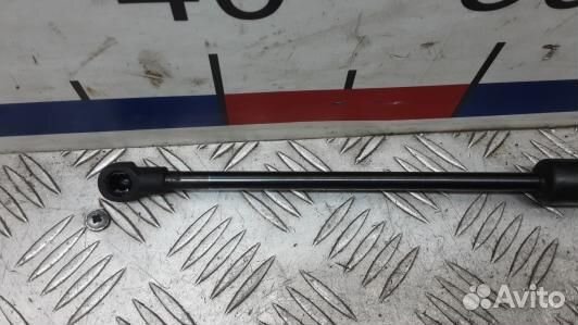 Амортизатор капота BMW 3 E90/E91 (LPH01D701)