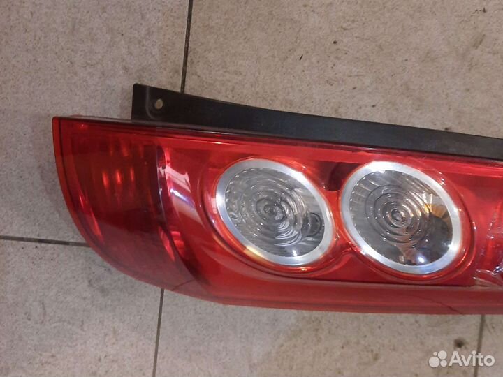 Фонарь задний правый Ford Fiesta 2002-2008