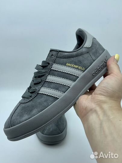 Кроссовки adidas broomfield