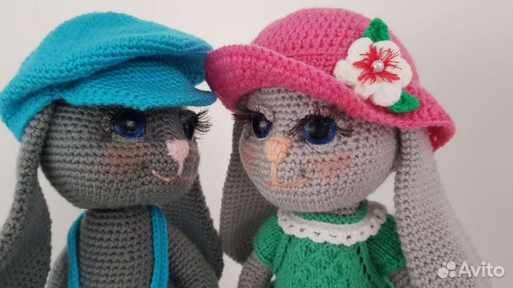 Сладкая парочка зайчиков