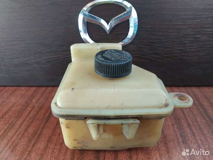 Бачок гур Мазда Демио DW3W