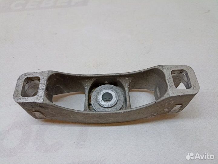 Кронштейн форсунки Porsche Cayenne Turbo 957