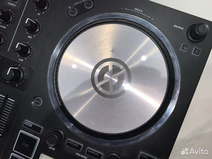 DJ контролер Traktor Kontrol S2 MK3