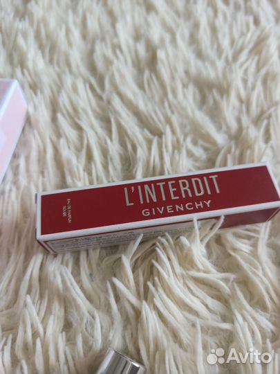 Миниатюры ароматов Givenchy