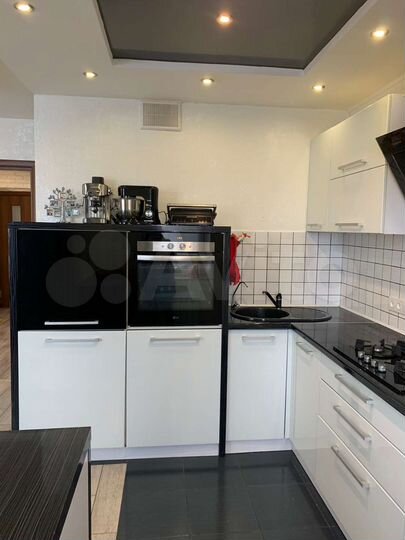 3-к. квартира, 125 м², 1/10 эт.