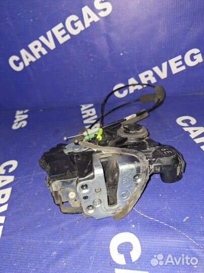 Замок двери передней правой Toyota Camry