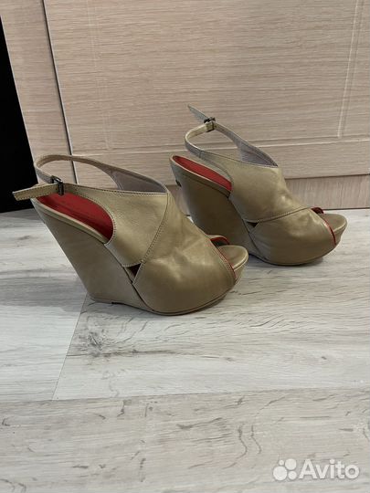 Босоножки женские