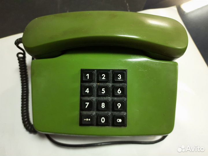 Телефонный аппарат СССР кнопочный