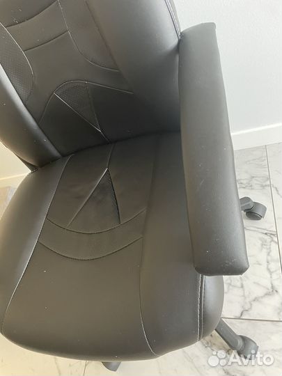 Компьютерное кресло