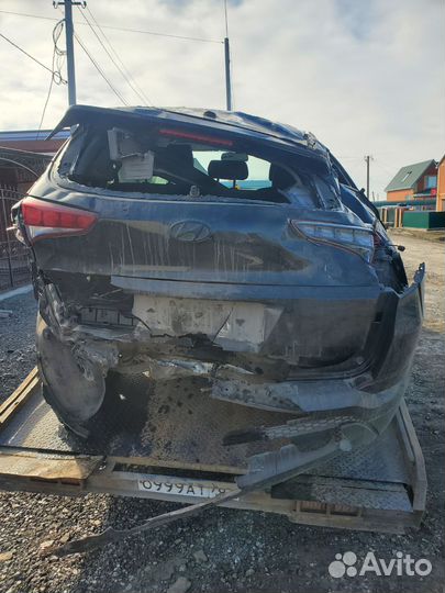 Hyundai Tucson 2017 на (битый)