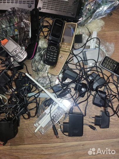 Телефоны, Блоки питания, Роутеры, сд-приводы