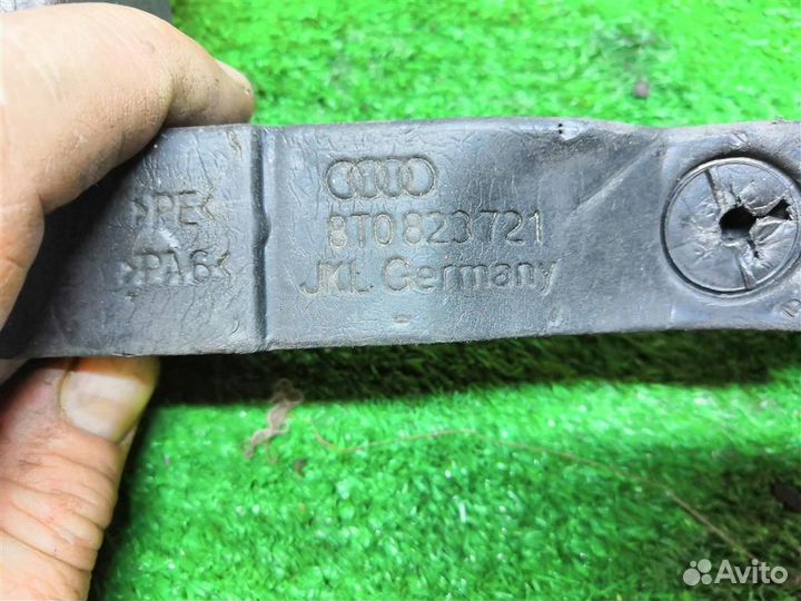 Уплотнитель Audi A5 /S5 Coupe/Sportback 2008