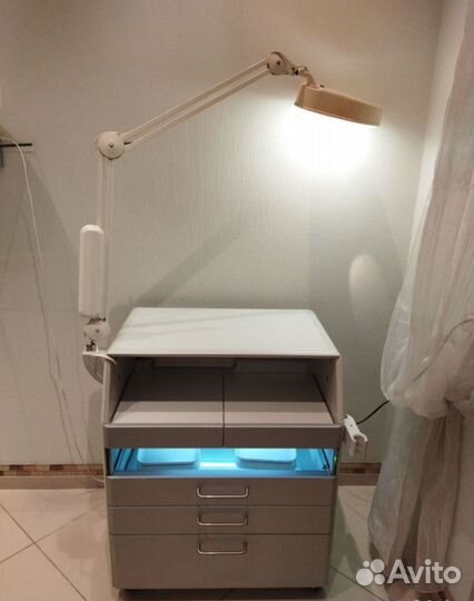 Лампа лупа Waldmann для косметолога