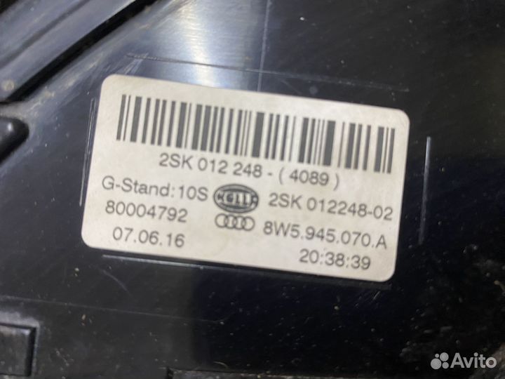 Фонарь внешний правый Audi A4 B9