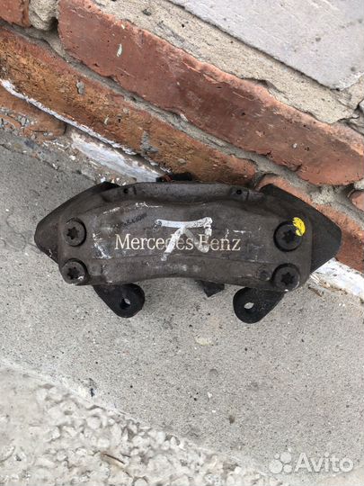 Тормозной суппорт mercedes