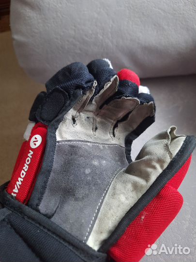 Продам краги хоккеиста