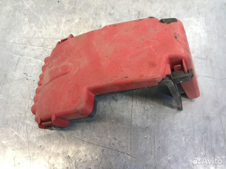 Блок предохранителей Peugeot 308 4E 2007- 2011