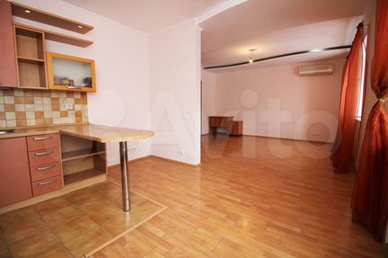 4-к. квартира, 135 м², 2/5 эт.