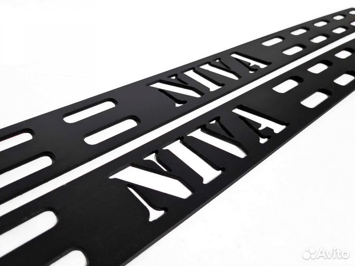 Накладки на пороги niva