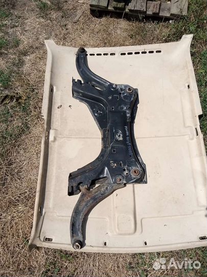 Подрамник Nissan Tiida 2006-2012 54400EL00A