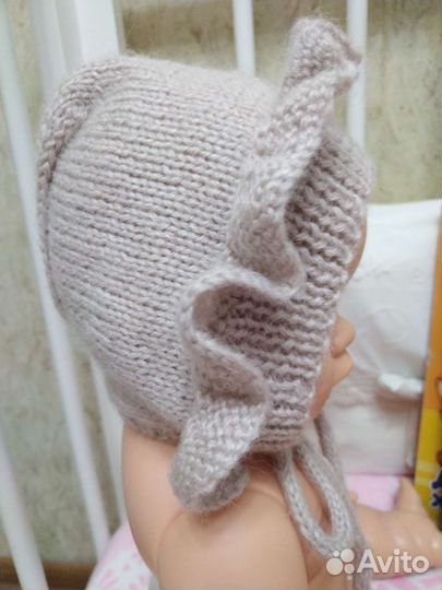 Вязаный детский чепчик с рюшей