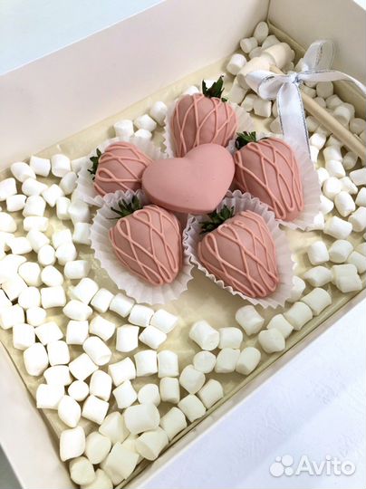 Сердце-сюрприз шоколадное пиньята на гендер-пати