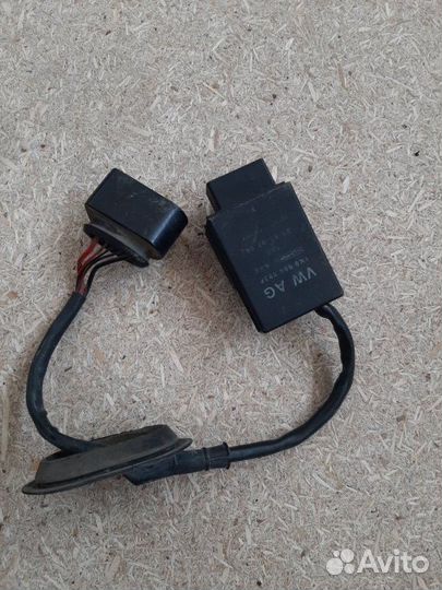 Реле топливного насоса Volkswagen Passat B6 BVY