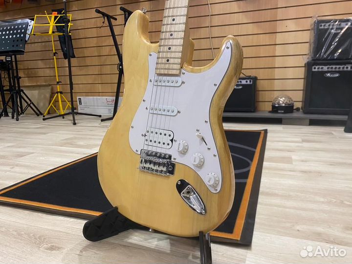 Электрогитара fabio ST200 натуральный цвет