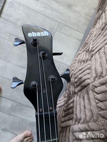Бас гитара Ebash