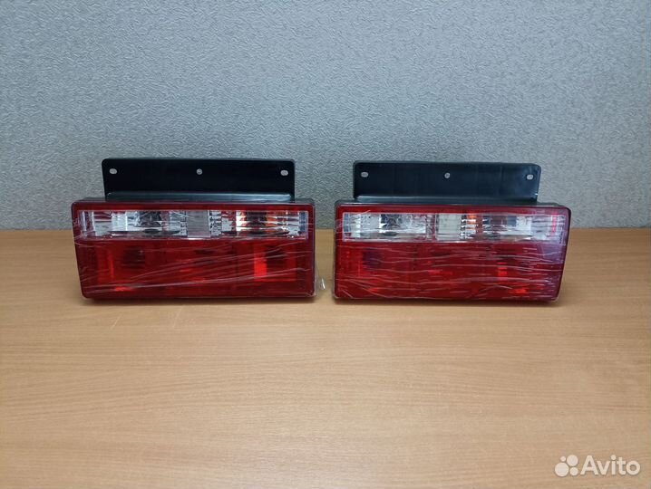 Фонари задние комплект Баф феникс 1065/1044 новые