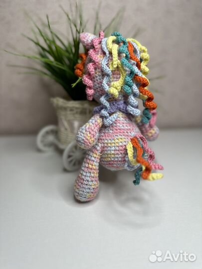 Вязаная игрушка единорог