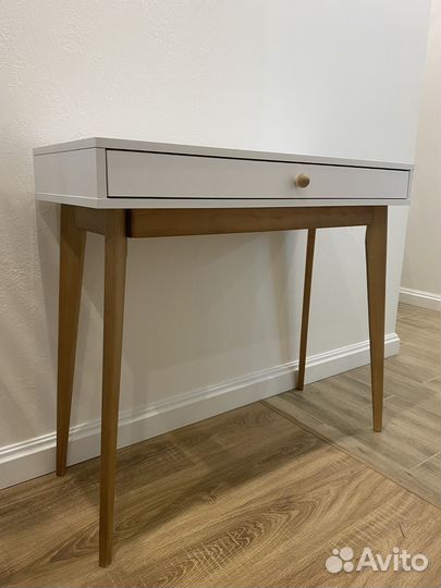 Туалетный столик