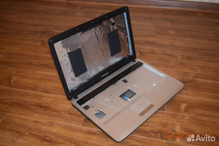 Samsung RV508 корпус